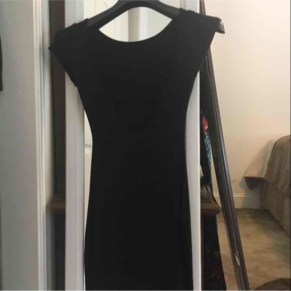 Open back form fitting dress - Picture 2 of 4
