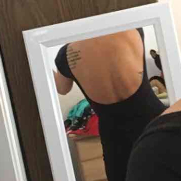 Open back form fitting dress - Picture 4 of 4