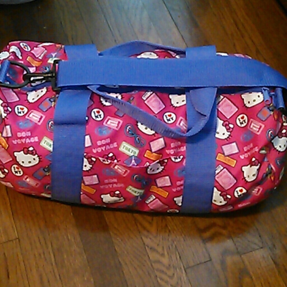 Hello kitty bon voyage barrel bag