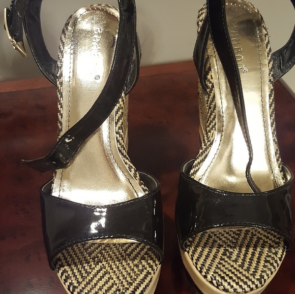 Three pair of shoes. Great condition!! - Picture 8 of 8