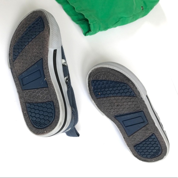Circo Shark Slip-ons - Picture 5 of 6