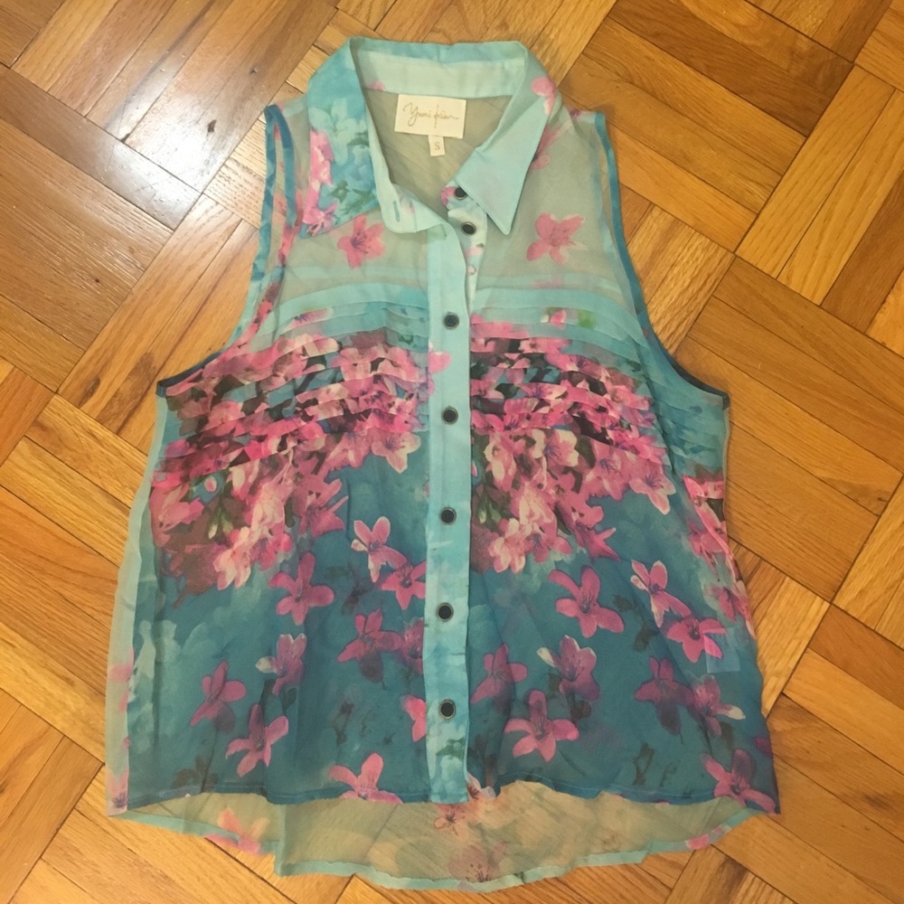 Gorgeous Yumi Kim top