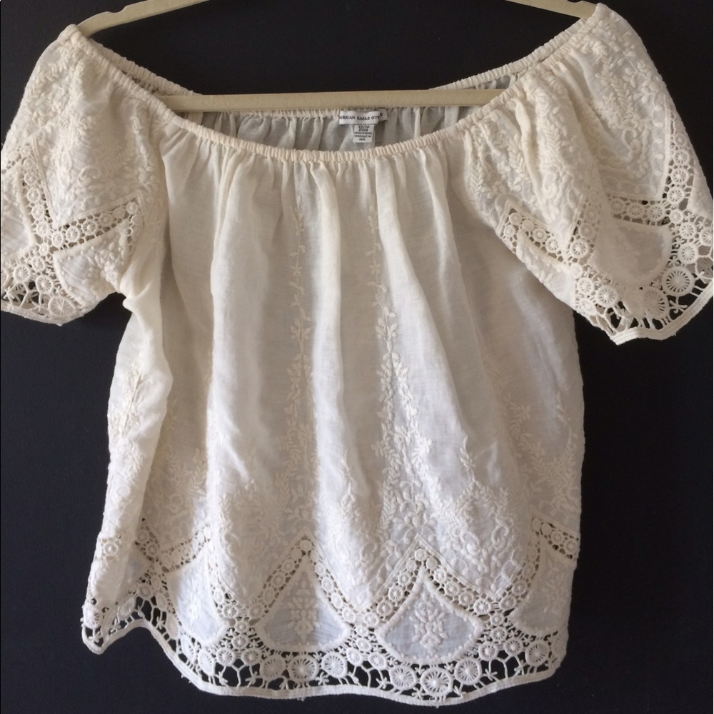 American Eagle off the shoulder top
