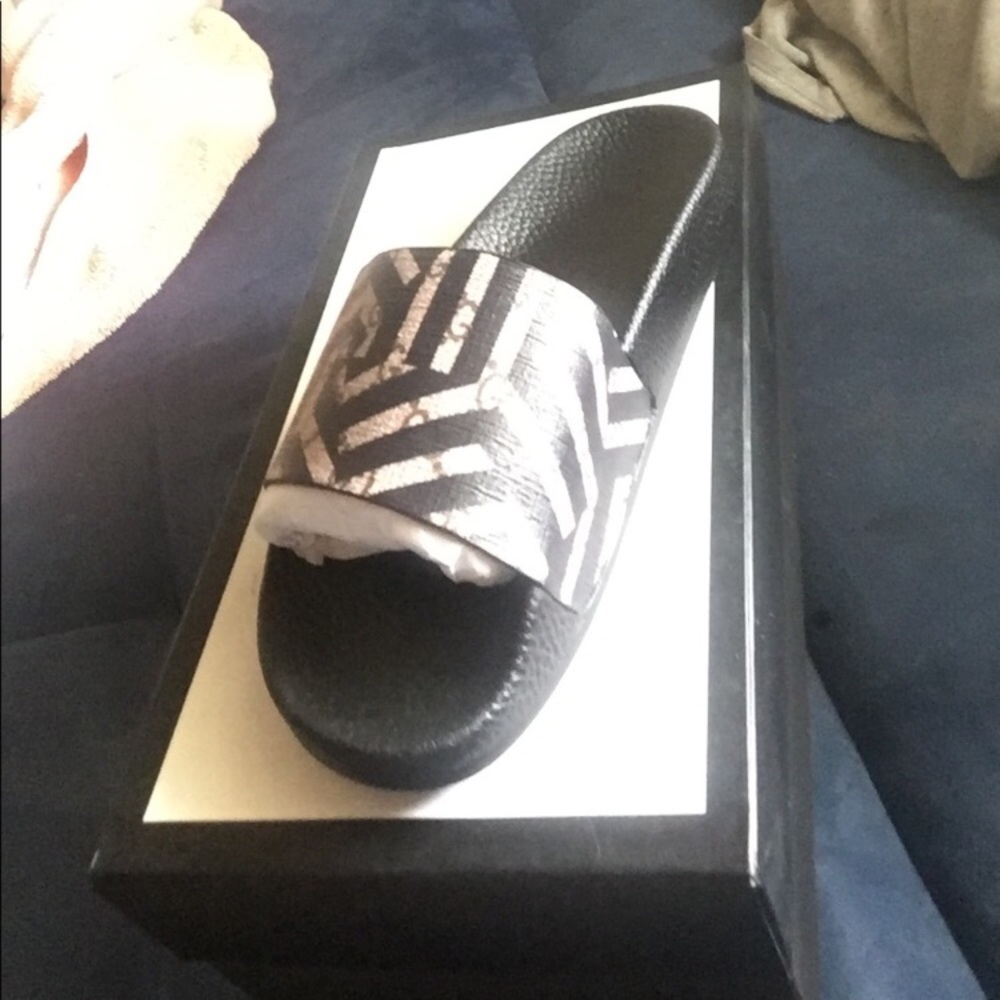 Gucci Geometric Slides