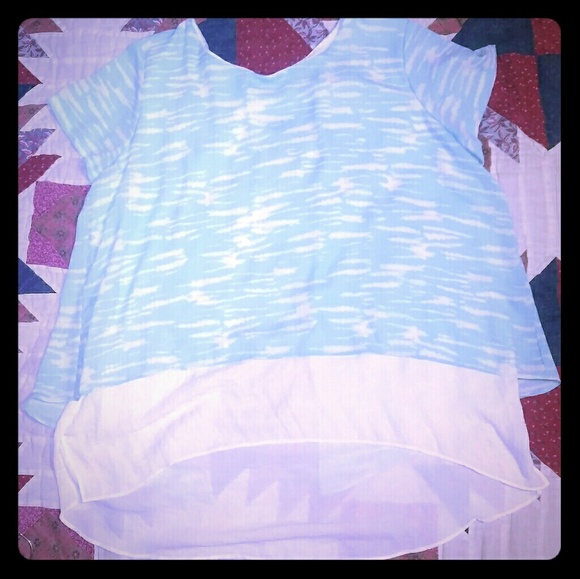 Women's top - Picture 1 of 3