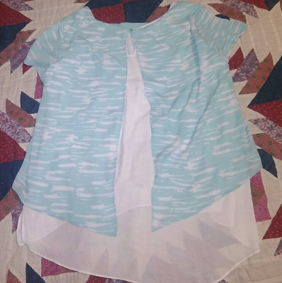 Women's top - Picture 2 of 3