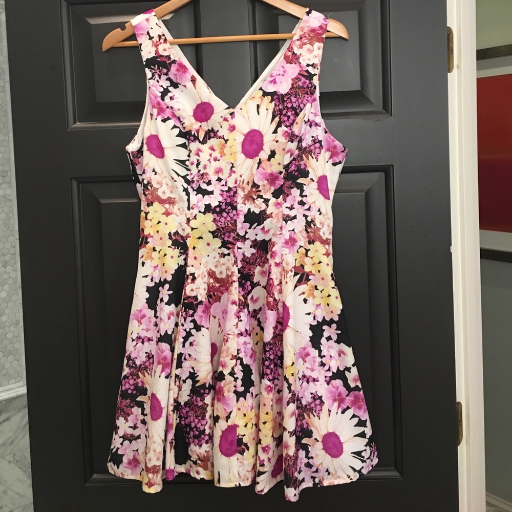 Floral mini dress!