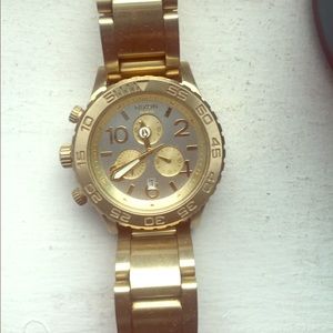 Nixon 42-20 chronograph 200m gold watch