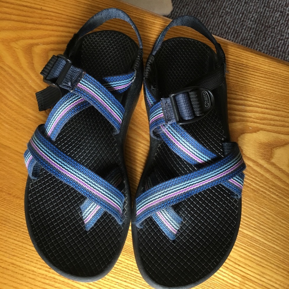 Blue-striped toe-loop Chacos!