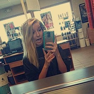 Meet your Posher, Elizabeth