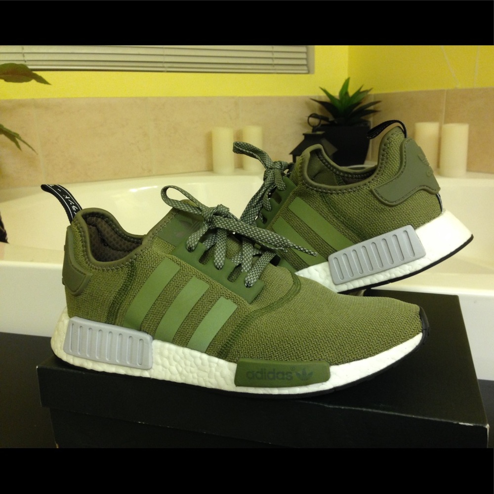 ADIDAS NMD R1 olive green