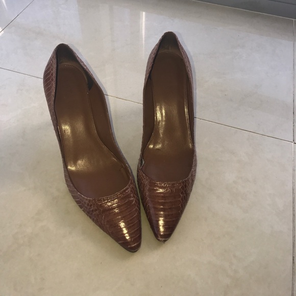 Ralph Lauren Tan snake skin heels - Picture 1 of 3