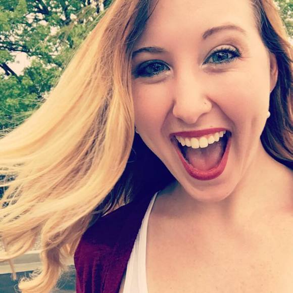 Meet your Posher, Lauren - Picture 4 of 4