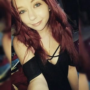 Meet your Posher, Larissa