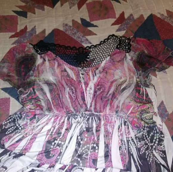 Women's dress - Picture 2 of 4