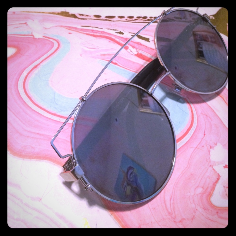 Silver Mirrored circle frames