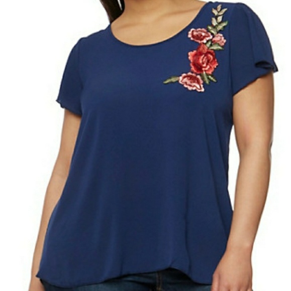 Plus size crepe top NWT - Picture 3 of 3