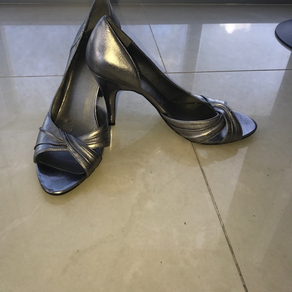 Silver Nine West heels - Picture 1 of 3