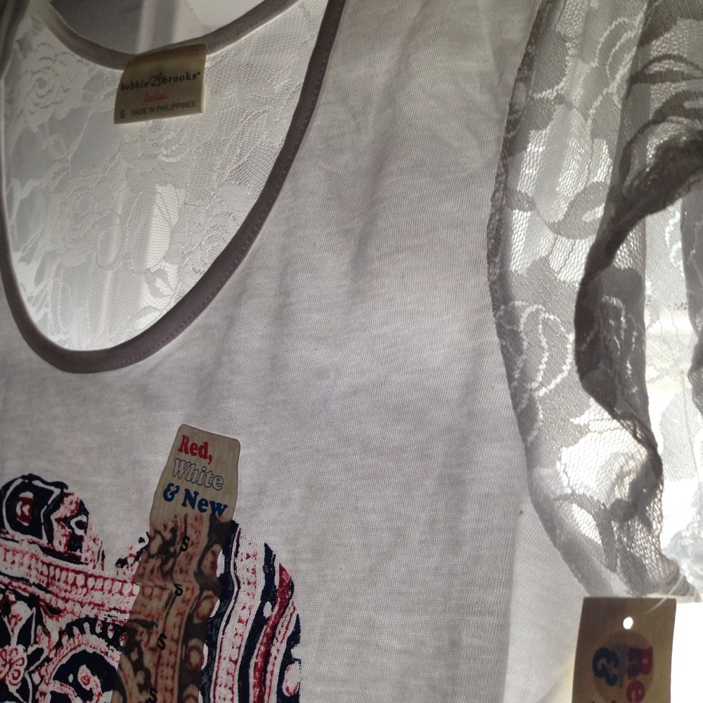 Last one! Medium Love white rose lace back/sleeves - Picture 3 of 5