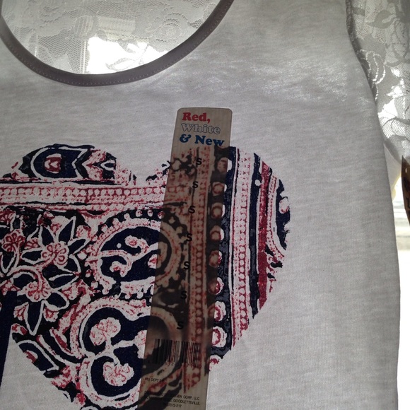 Last one! Medium Love white rose lace back/sleeves - Picture 4 of 5