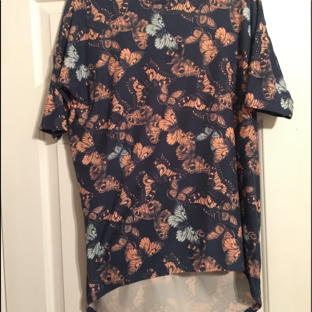 Lularoe Irma T Tee 🦄 butterfly 🦋 pattern!  Soft