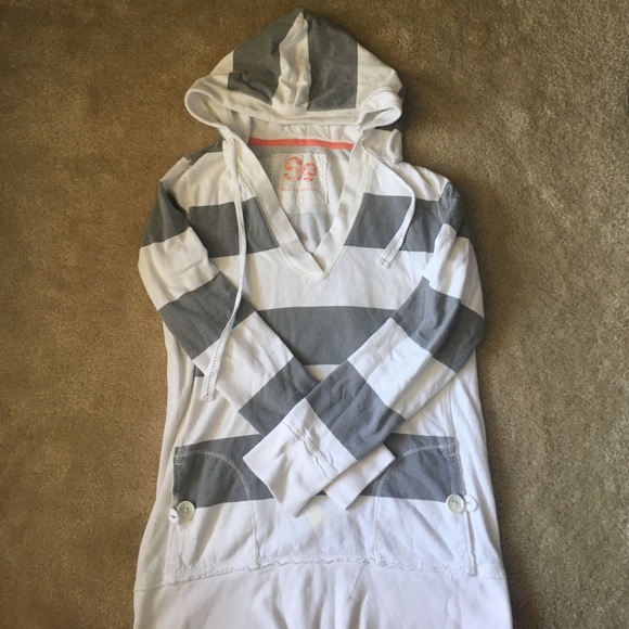 Striped v-neck sweater w/ hoodie - Picture 1 of 2