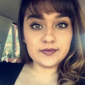 Meet your Posher, Elodia