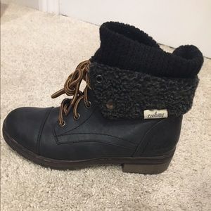 Boots with fur inside