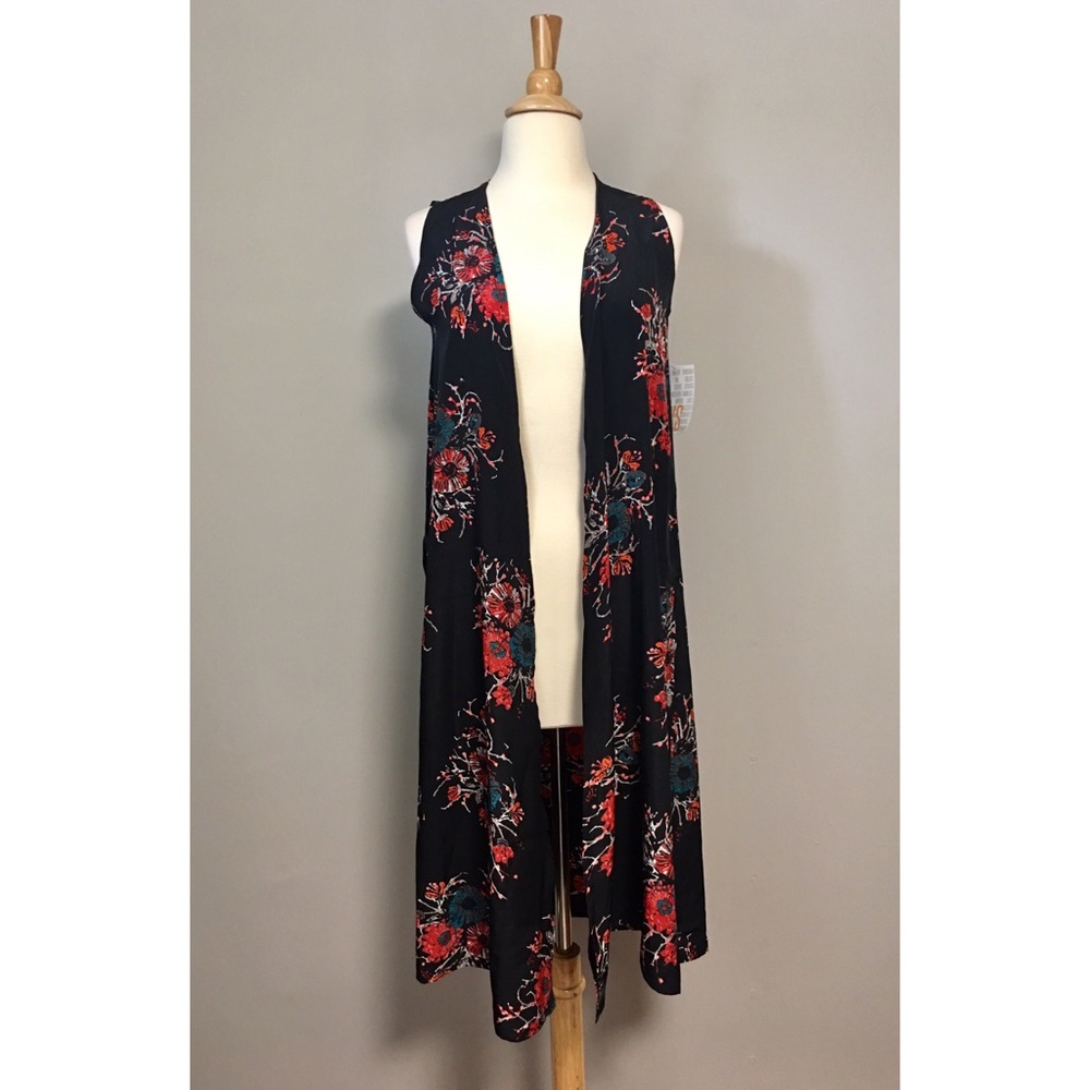 NWT lularoe joy vest.