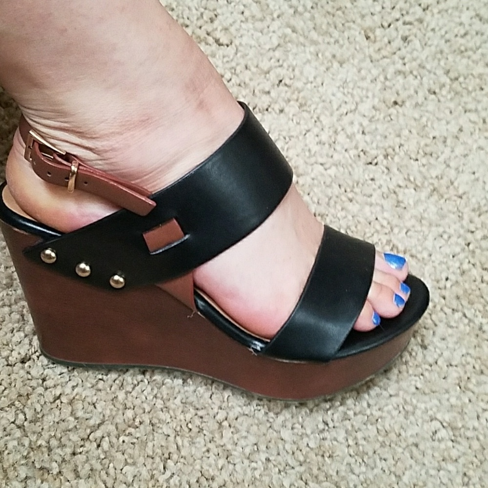 Black and Brown Wedges - Picture 2 of 4
