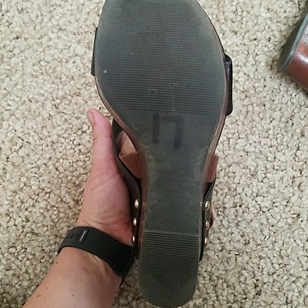 Black and Brown Wedges - Picture 4 of 4