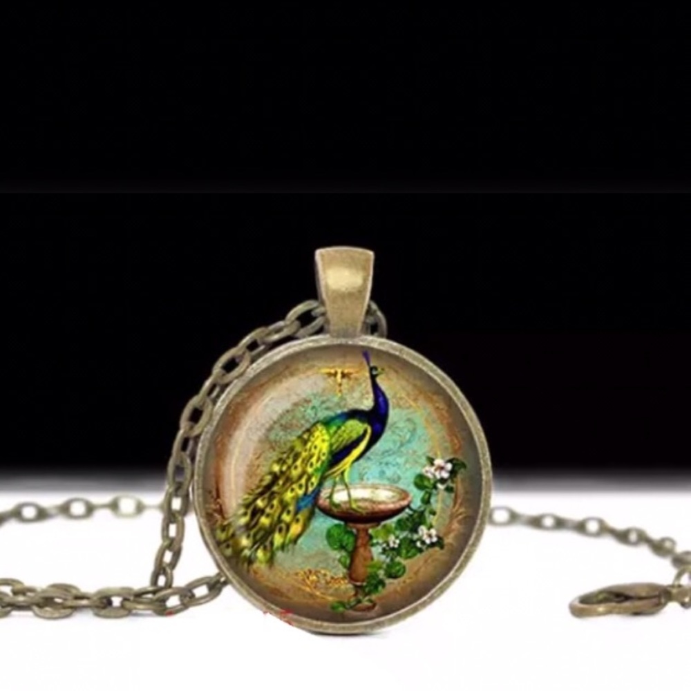 🆕 Peacock Cabochon Pendant Necklace
