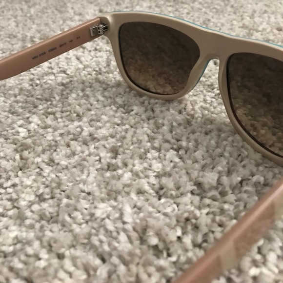 NWOT Marc by Marc Jacobs wayfarer style sunglasses - Picture 3 of 3