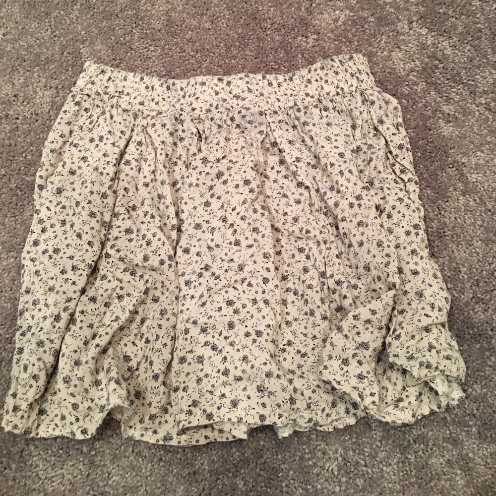Brandy Melville flower skirt