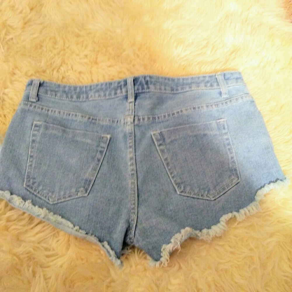 Forever 21 denim distressed eyelet shorts - Picture 5 of 8