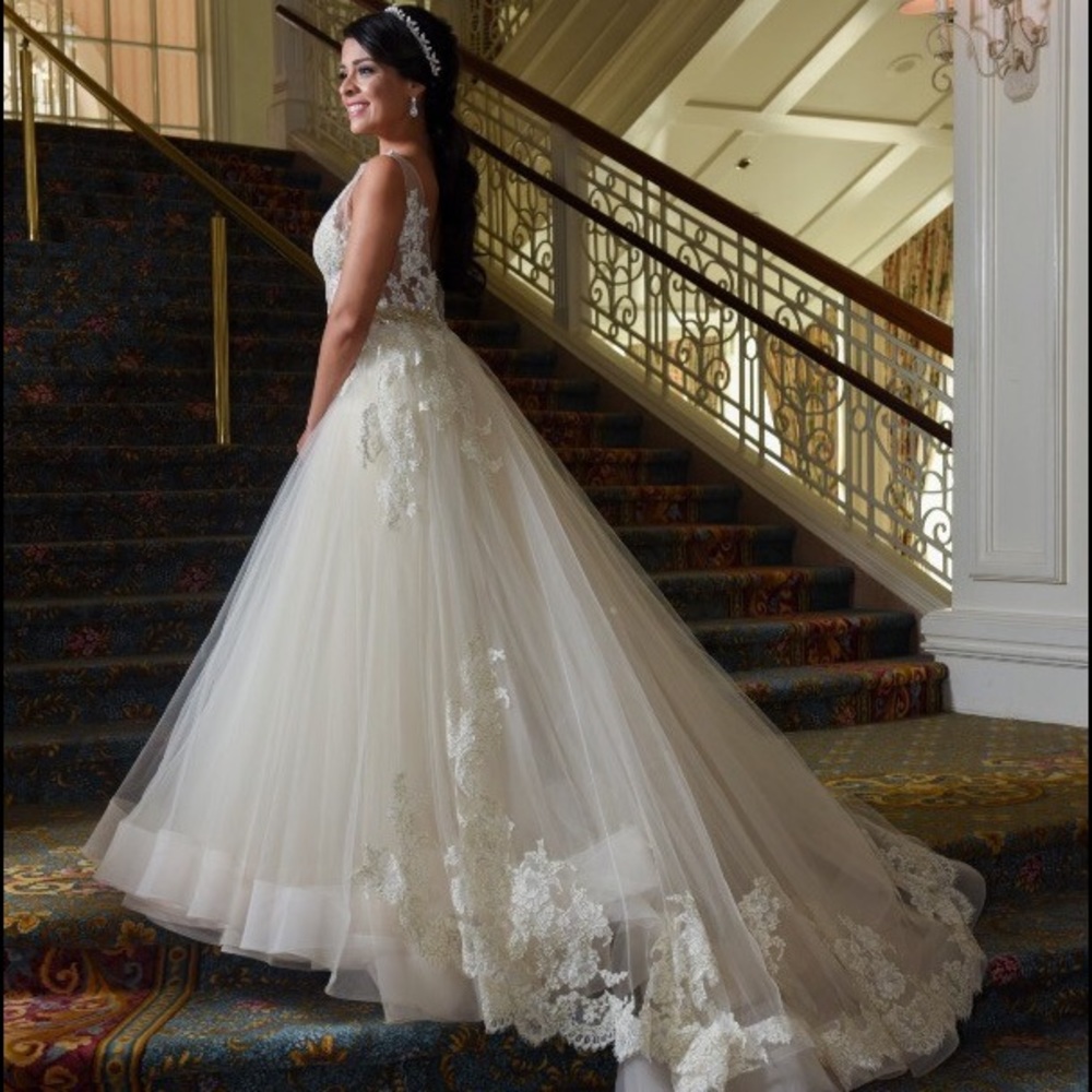 Lazaro, 3607, Size 6 Wedding Dress