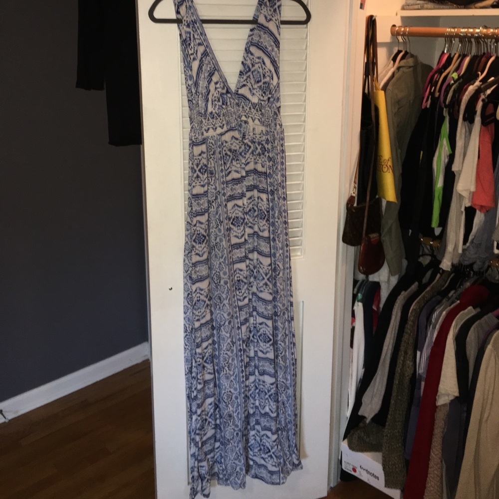 BOHO WHITE/BLUE DRESS W CUT OUTS