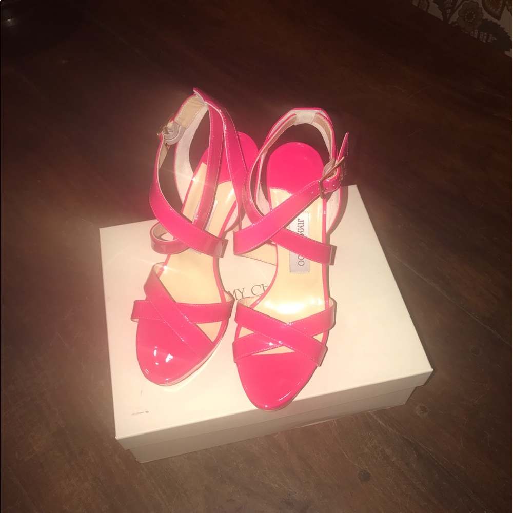 Fuschia cross over platform pump