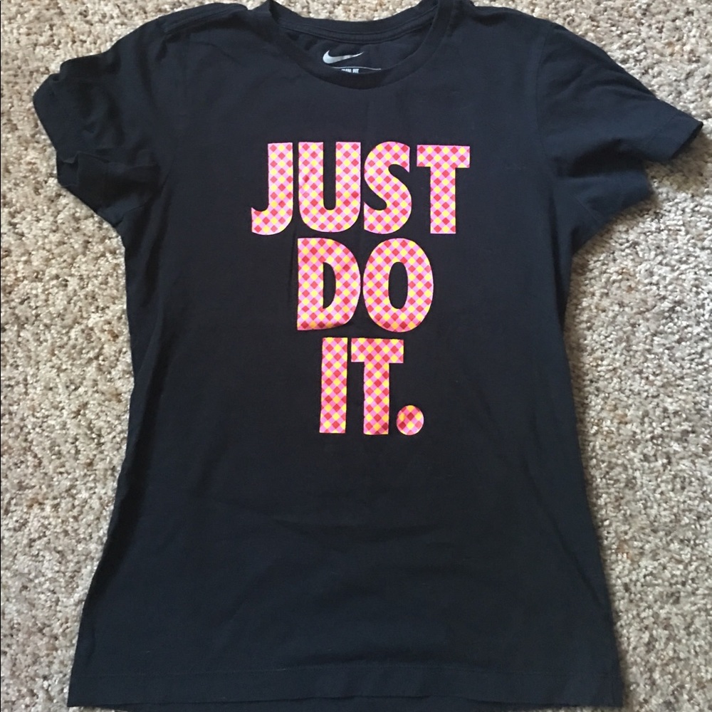 CLEAR OUT SALE Nike tshirt