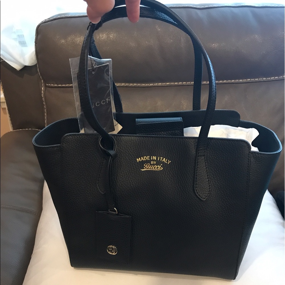 Black Gucci swing tote