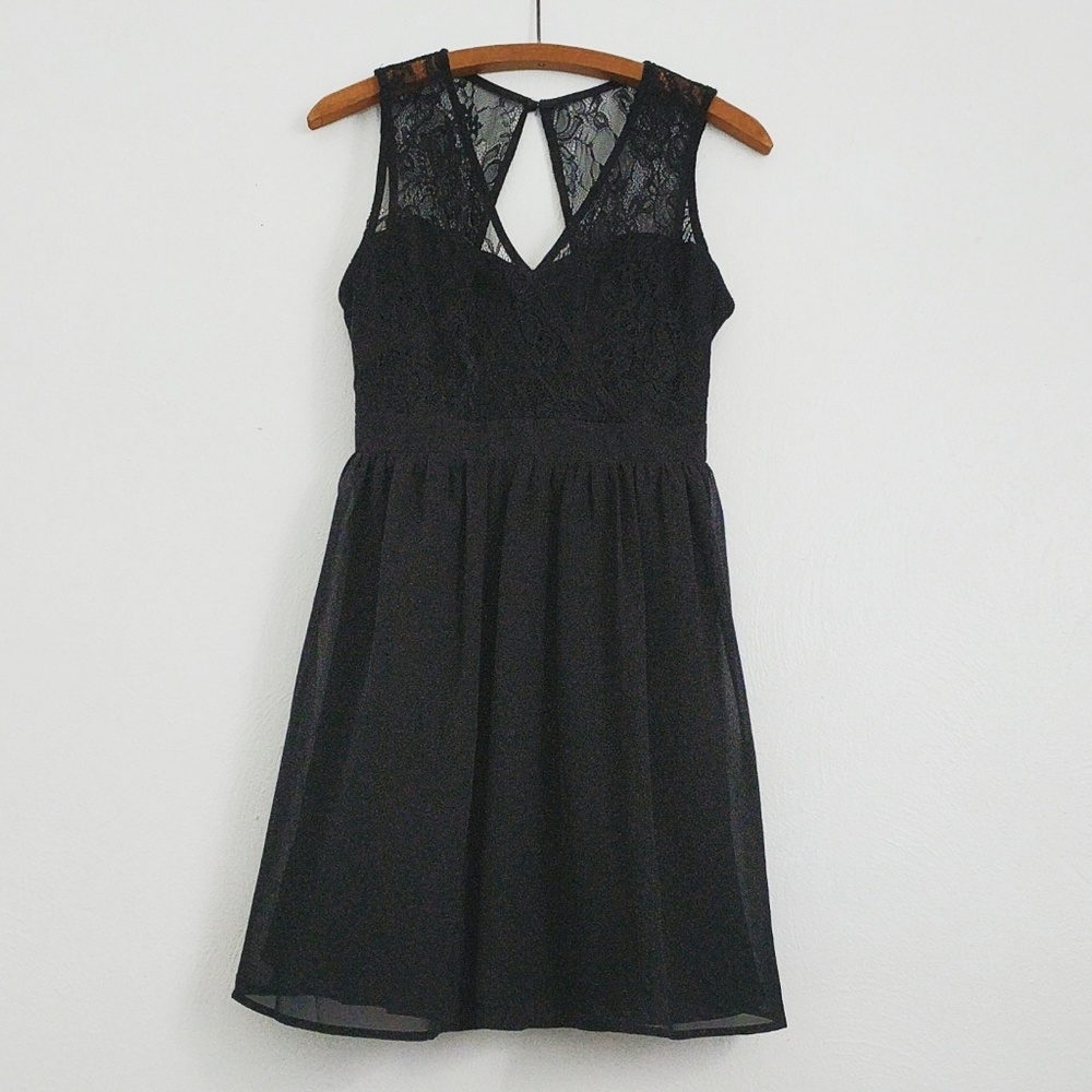 Forever 21 lace cutout dress