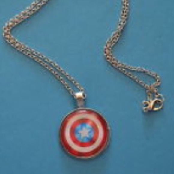 🆕 Captain America Cabochon Necklace - Picture 3 of 3
