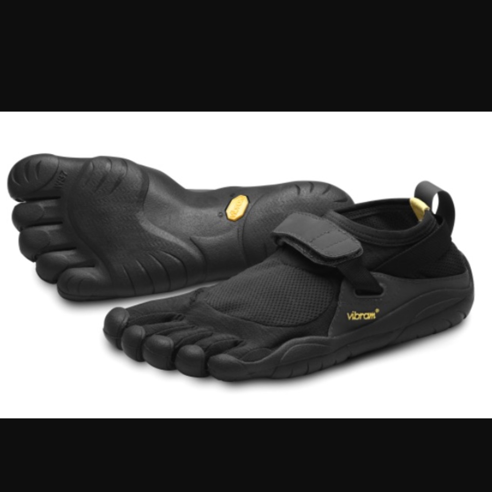 Vibram five finger black toe shoes