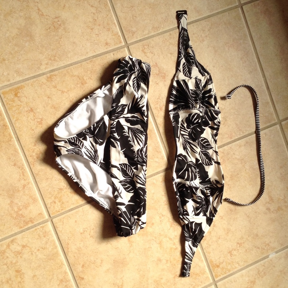 Old Navy bikini Medium