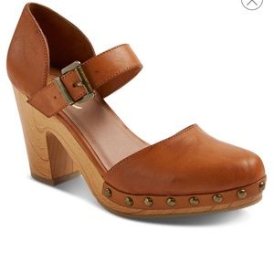 Brown clogs