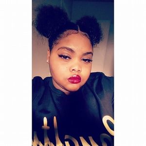 Meet your Posher, Chiara