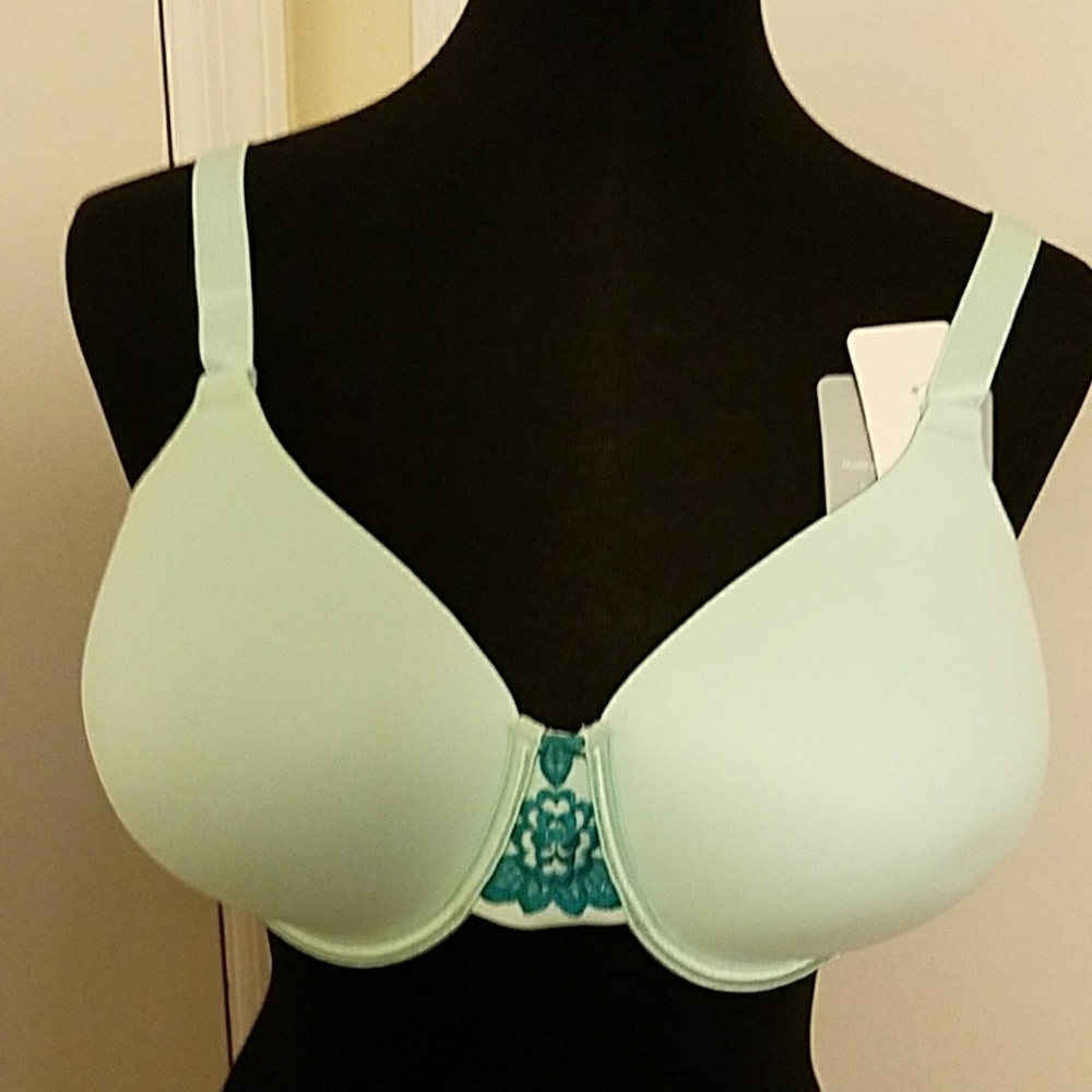 Prettt aqua color Vanity Fair full figure bra
