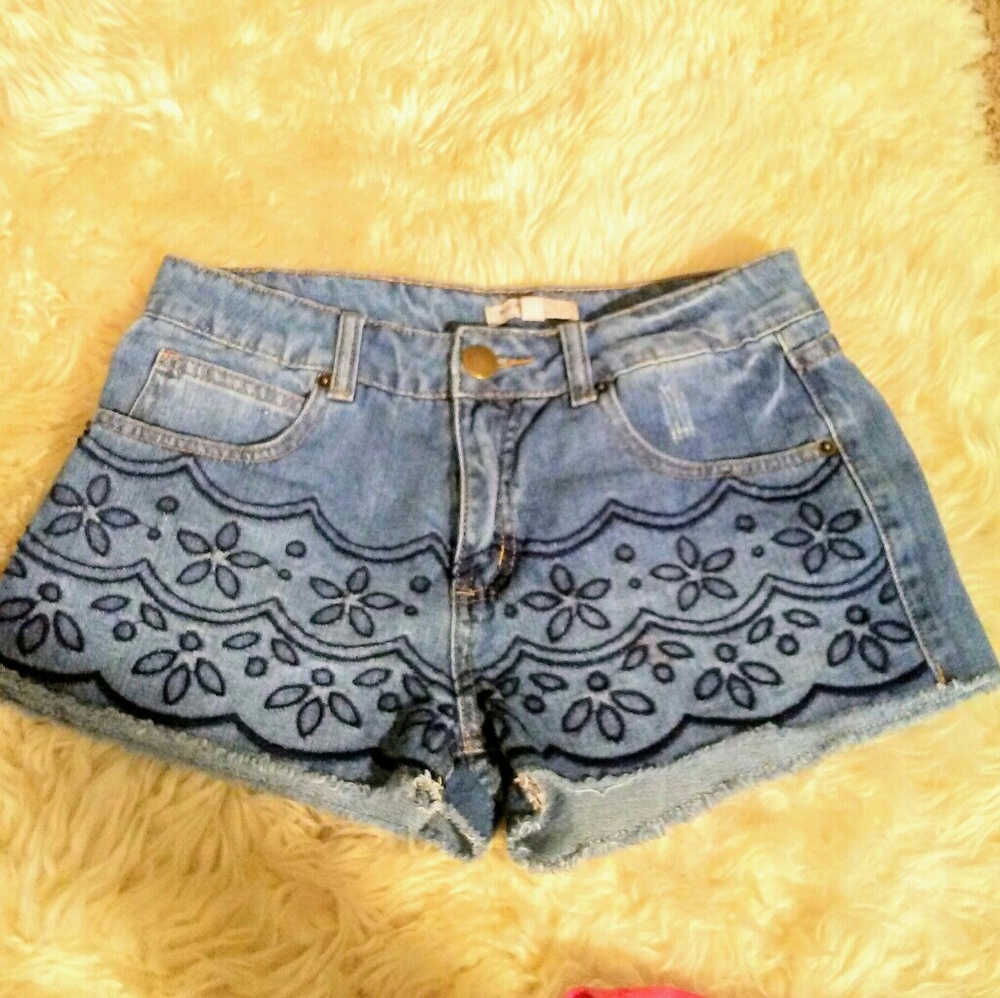 High waisted cut off embroidered shorts