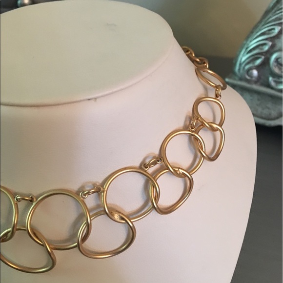 🚫SOLD🚫Dainty Gold Circles Necklace - Picture 3 of 4