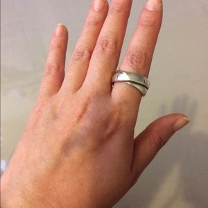 100% authentic James Avery Endless Love Ring Size9